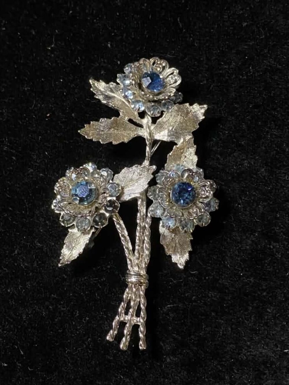 Vintage Silver tone Sara Coventry 1950's Floral Etched Blue Rhinestone Brooch